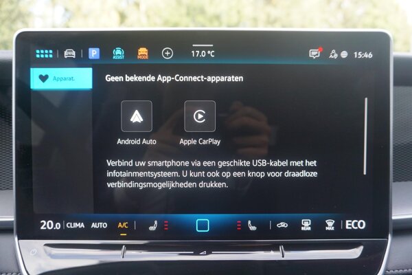 Apple Carplay/Android Auto Apple Carplay/Android Auto