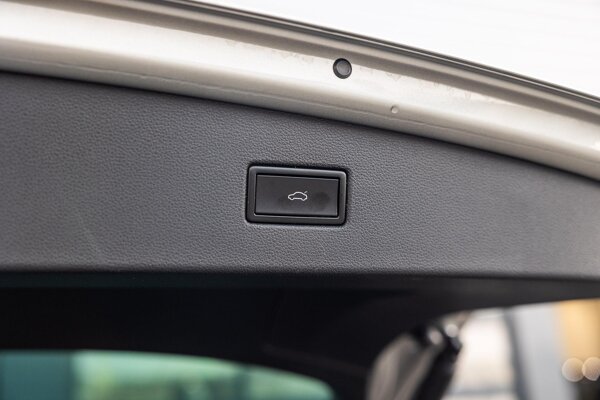 elektrisch bedienbare achterklep elektrisch bedienbare achterklep