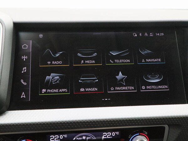 Apple Carplay/Android Auto Apple Carplay/Android Auto