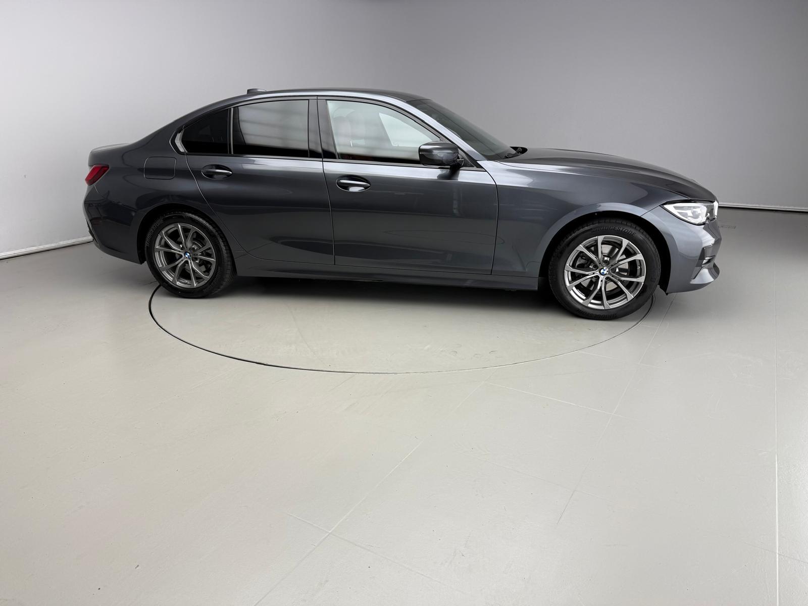 BMW 3 Serie Sedan 320i - Afbeelding 3