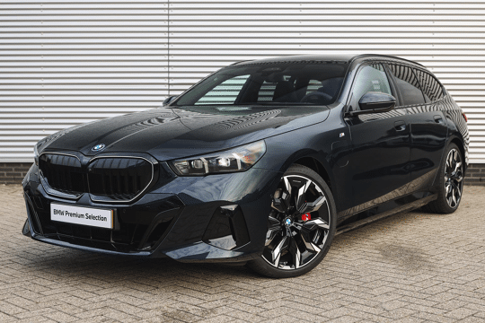 BMW 5 Serie Touring 550e xDrive M Sport Automaat