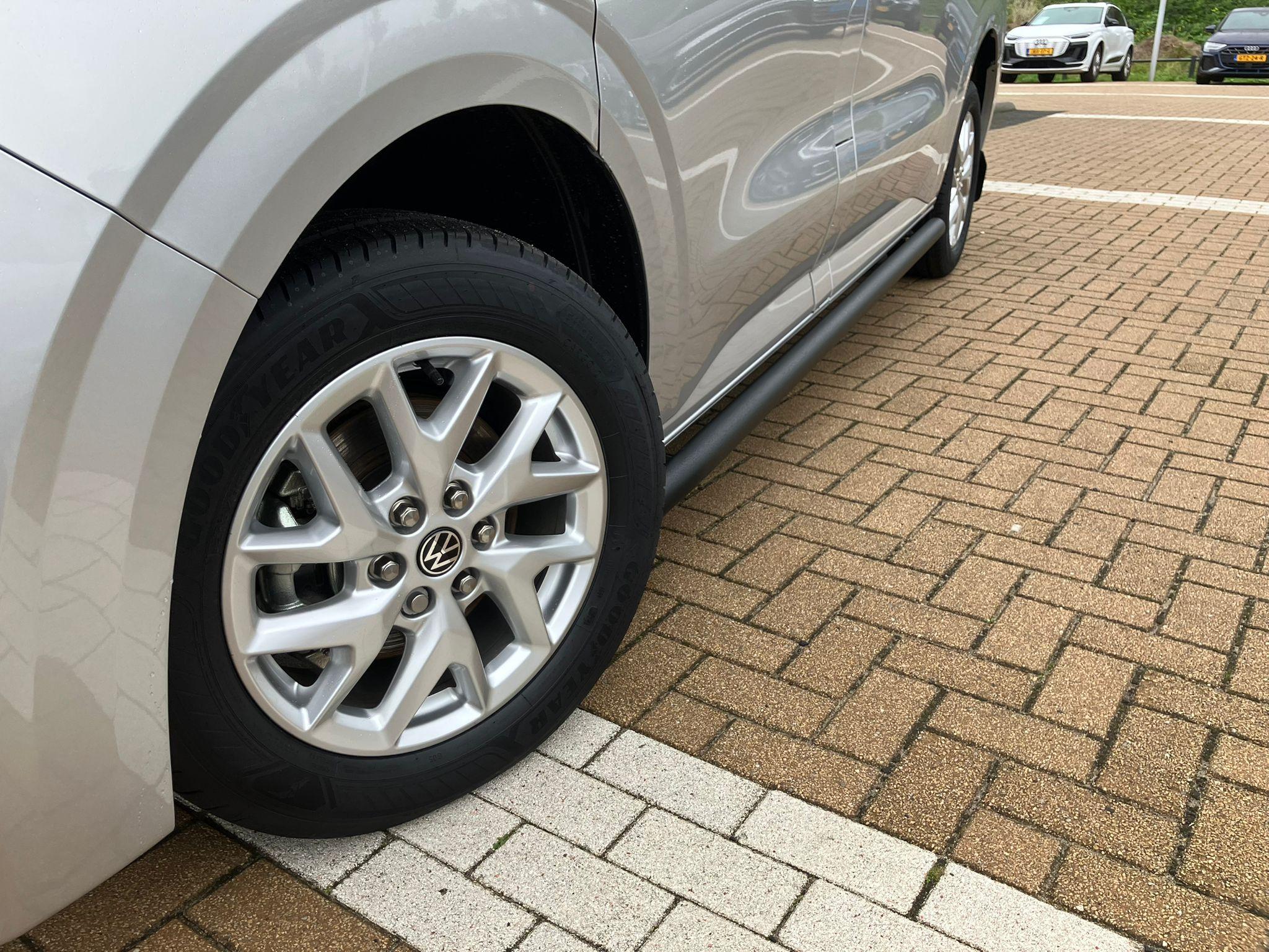 Volkswagen Bedrijfswagens Transporter 2.0 TDI L1H1 28 Bulli - Afbeelding 2