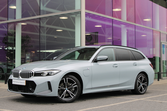 BMW 3 Serie Touring 330e M Sport Automaat