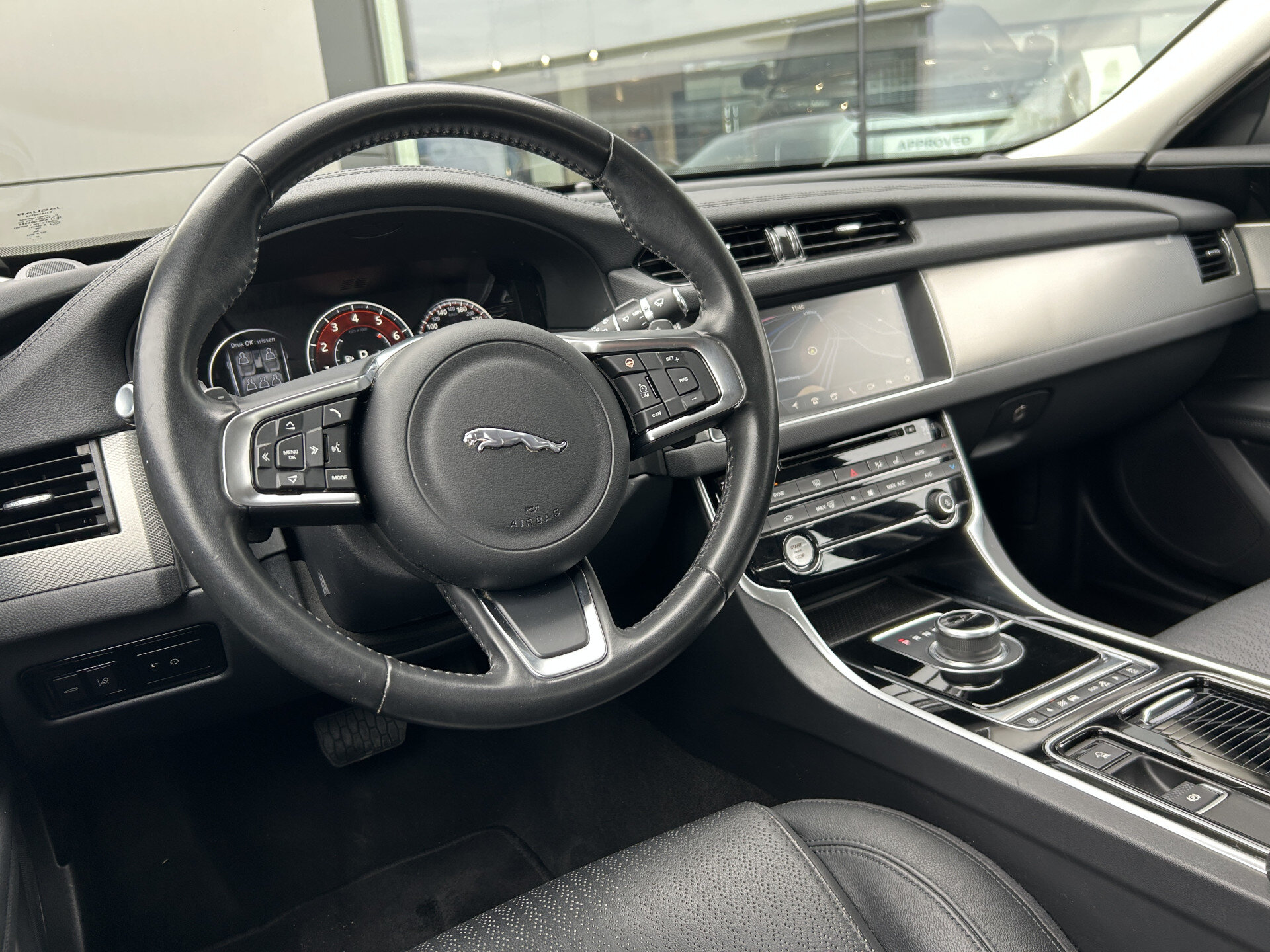 Jaguar XF 2.0 200pk Aut. RWD Portfolio - Afbeelding 2