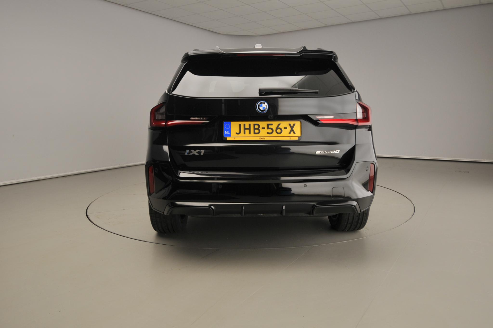 BMW iX1 eDrive20 - Afbeelding 3