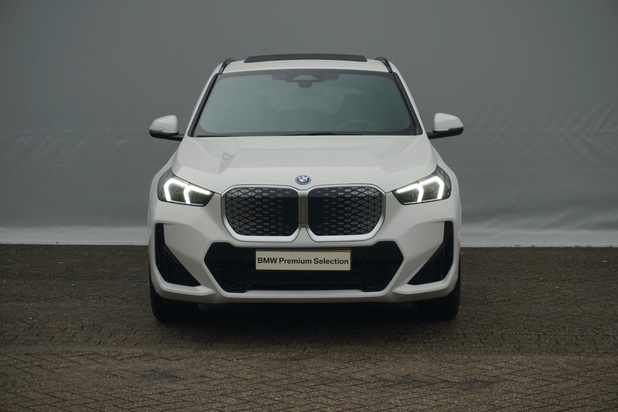 BMW iX1 eDrive20 M Sport - Afbeelding 2