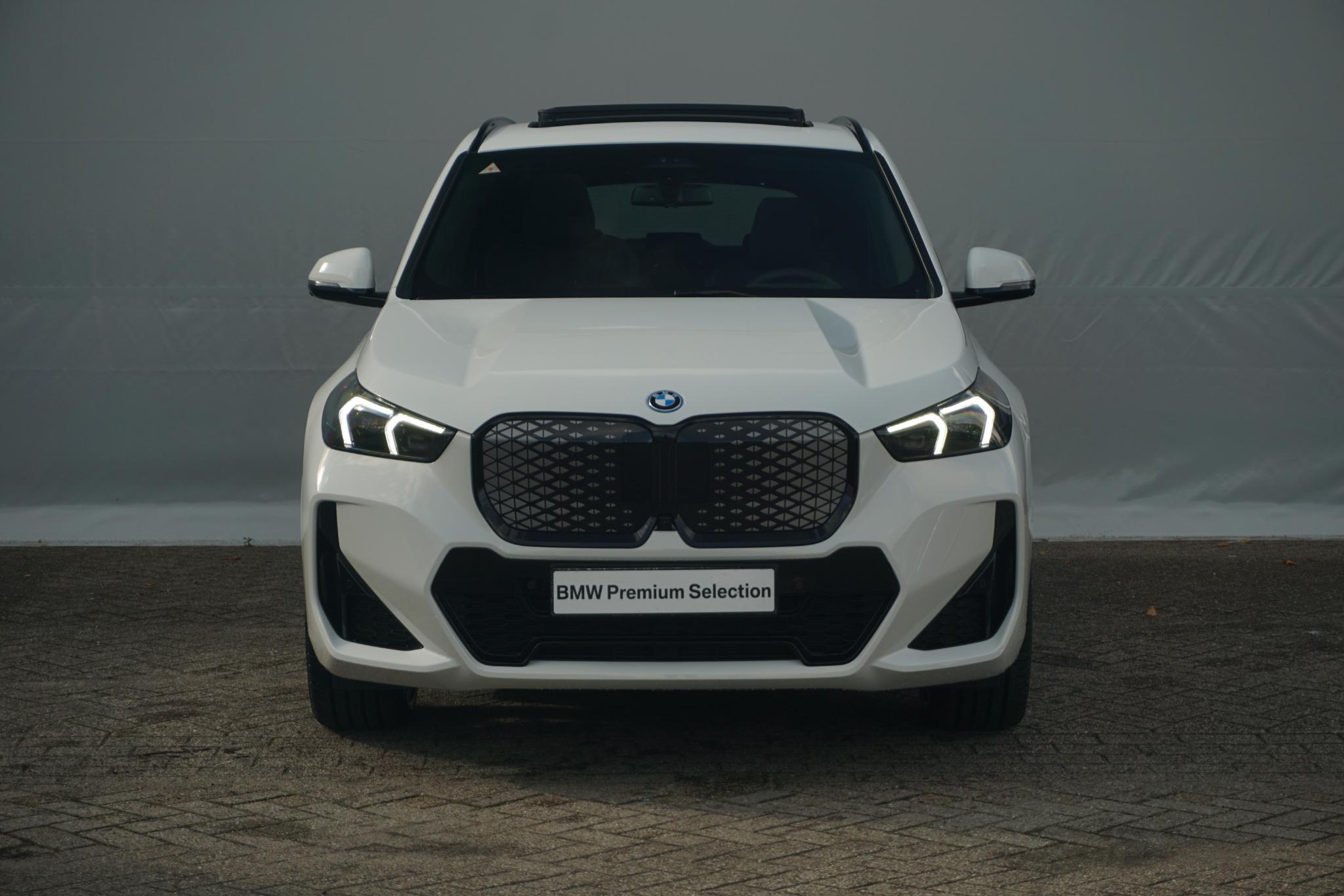 BMW iX1 eDrive20 M Sport Pro - Afbeelding 2