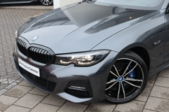 BMW 3 Serie Touring 330e High Executive M Sport Automaat - Afbeelding 2