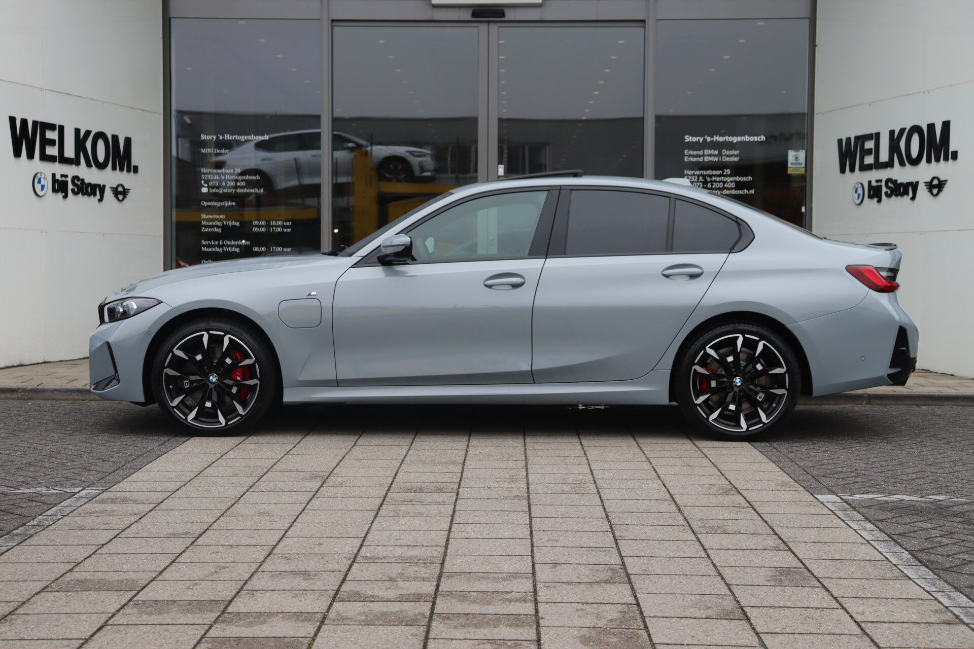 BMW 3 Serie 330e M Sport Automaat - Afbeelding 3