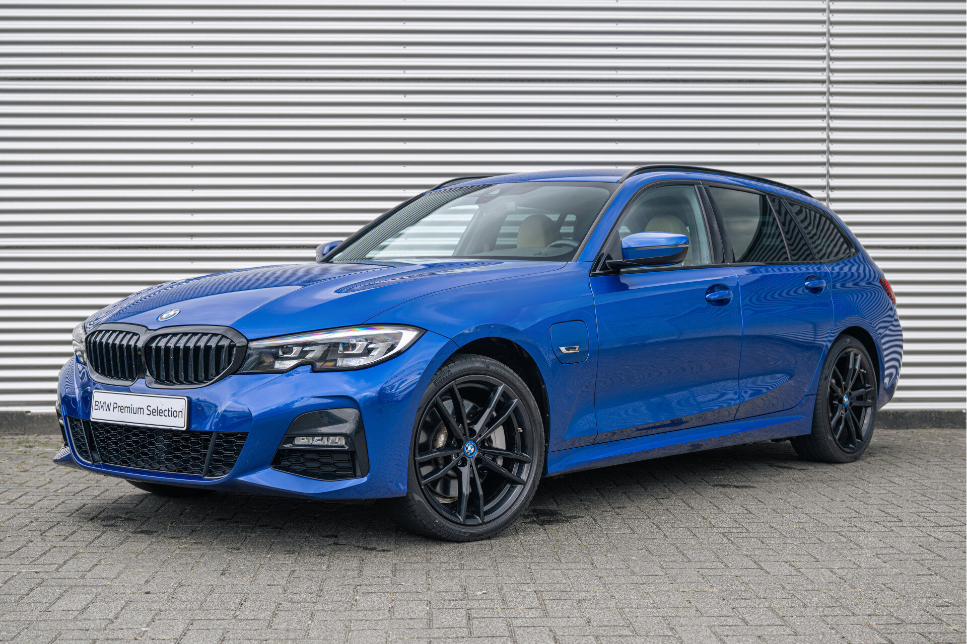 BMW 3 Serie Touring 330e xDrive High Executive M Sport Automaat