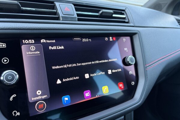 Apple Carplay/Android Auto