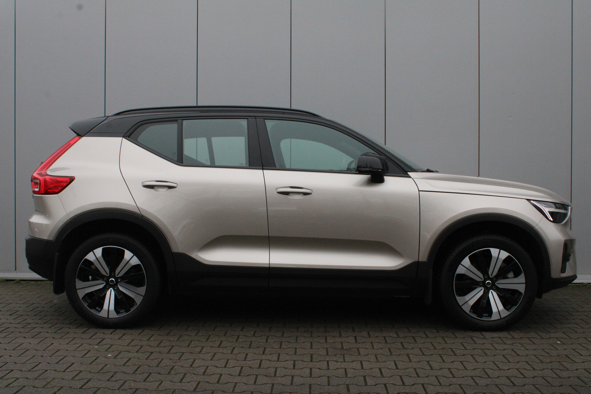 Volvo XC40 Recharge Core 70 kWh - Afbeelding 3