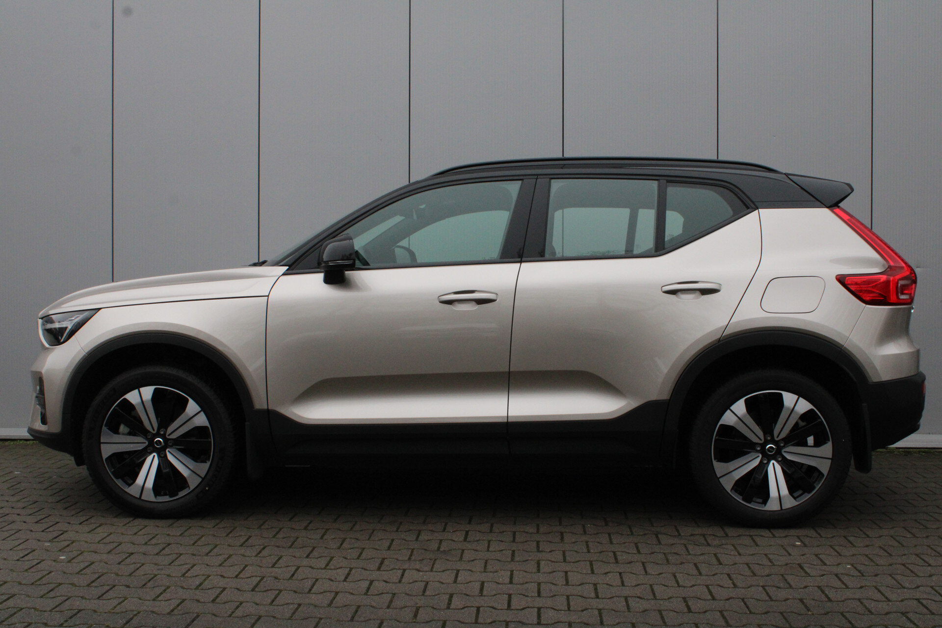 Volvo XC40 Recharge Core 70 kWh - Afbeelding 5
