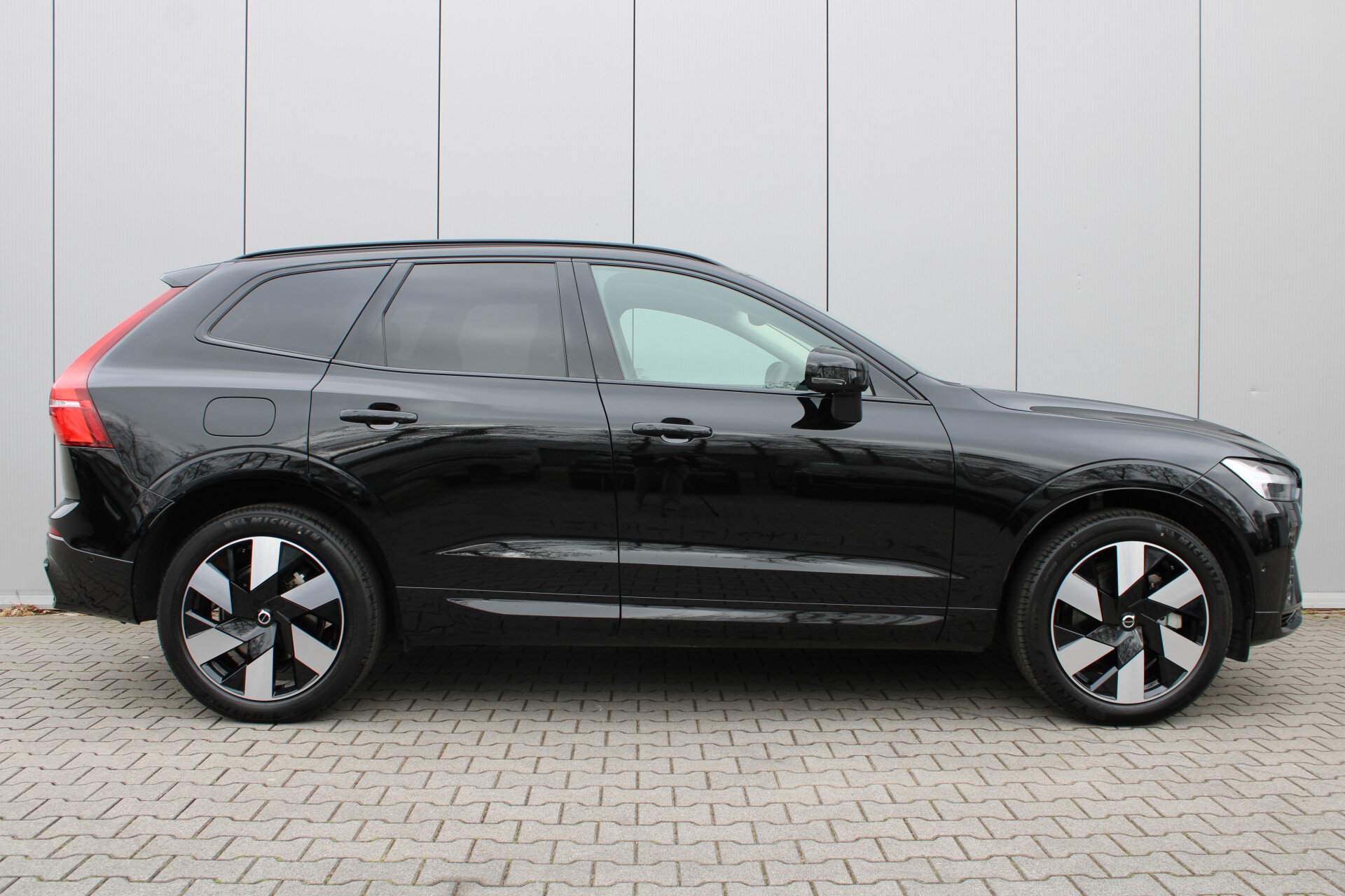 Volvo XC60 2.0 T8 Plug-in hybrid AWD Ultra Dark - Afbeelding 3