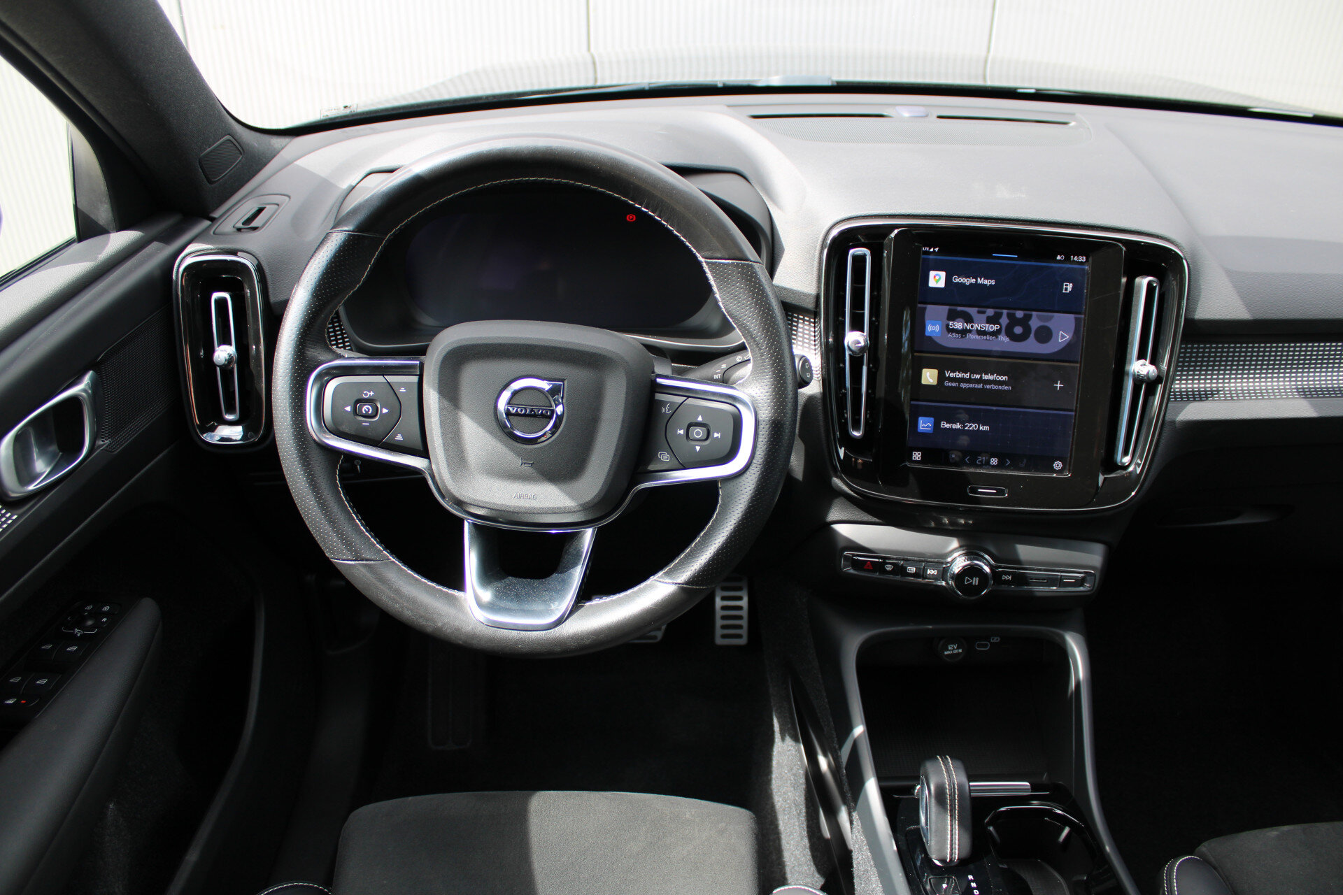 Volvo XC40 Recharge P8 AWD R-Design - Afbeelding 2