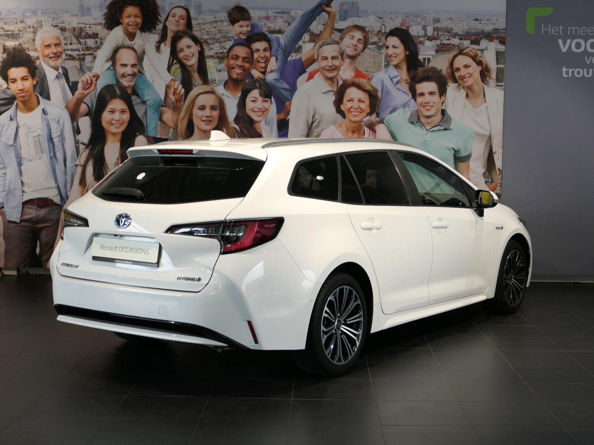 Toyota Corolla Touring Sports 1.8 Hybrid Active - Occasion Lease vanaf €519 p/m - - Afbeelding 3