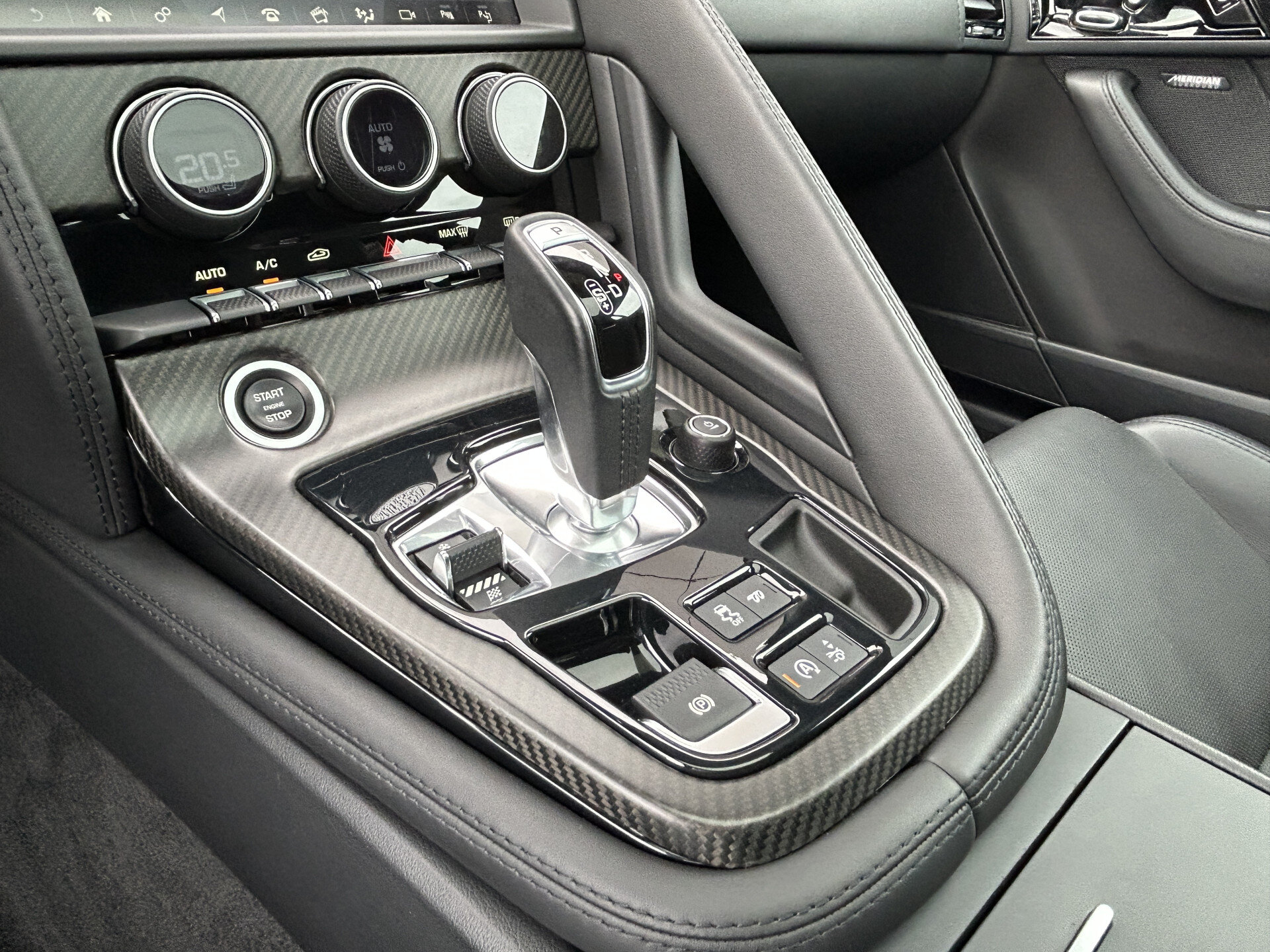 Jaguar F-Type P575 5.0 V8 575pk Aut. AWD Coupé - R - Afbeelding 3