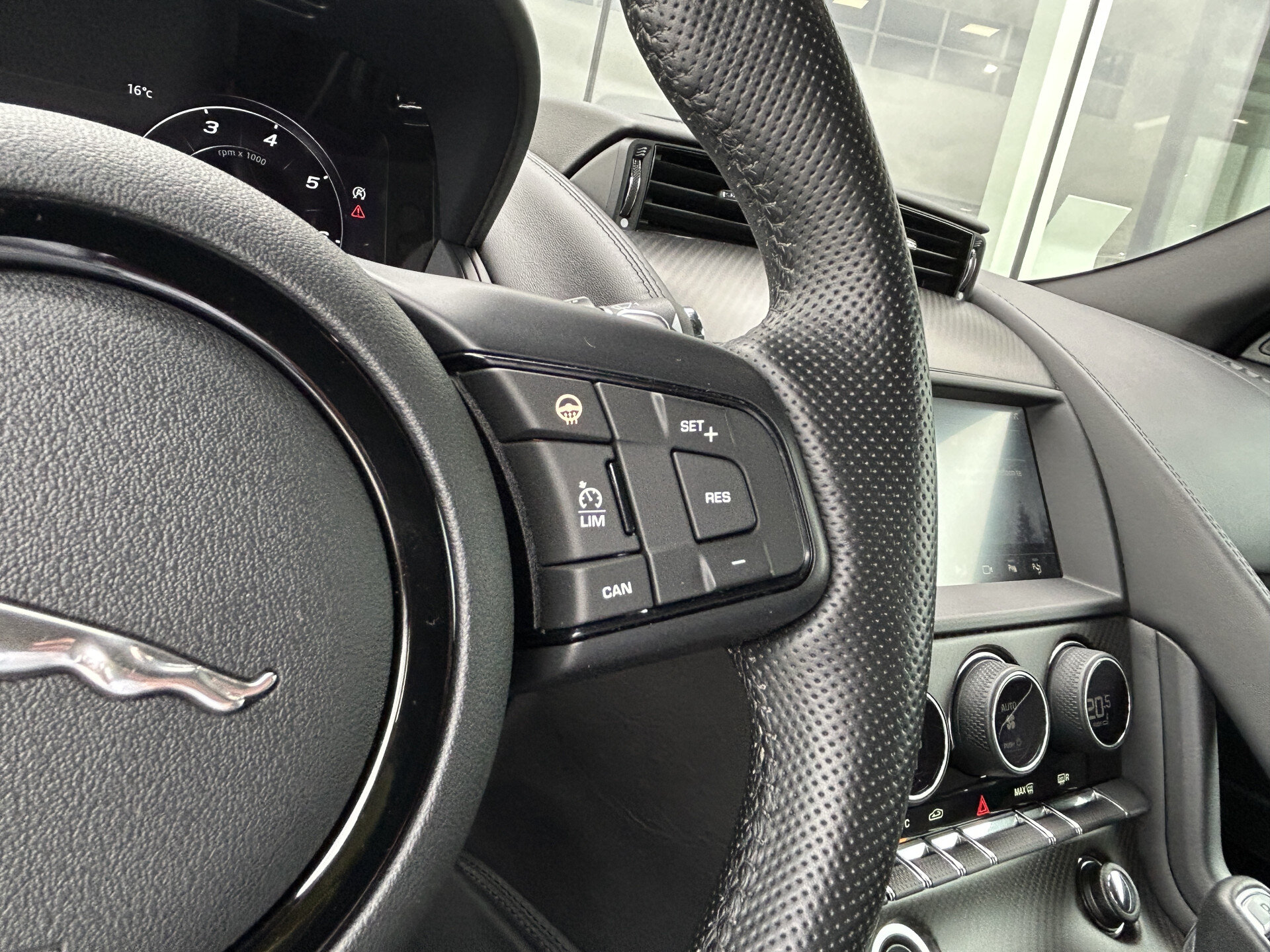 Jaguar F-Type P575 5.0 V8 575pk Aut. AWD Coupé - R - Afbeelding 4