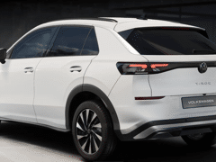 Volkswagen T-Roc Life First Edition 1.5 eTSI 85 kW / 116 PK SUV 7 v - Afbeelding 3