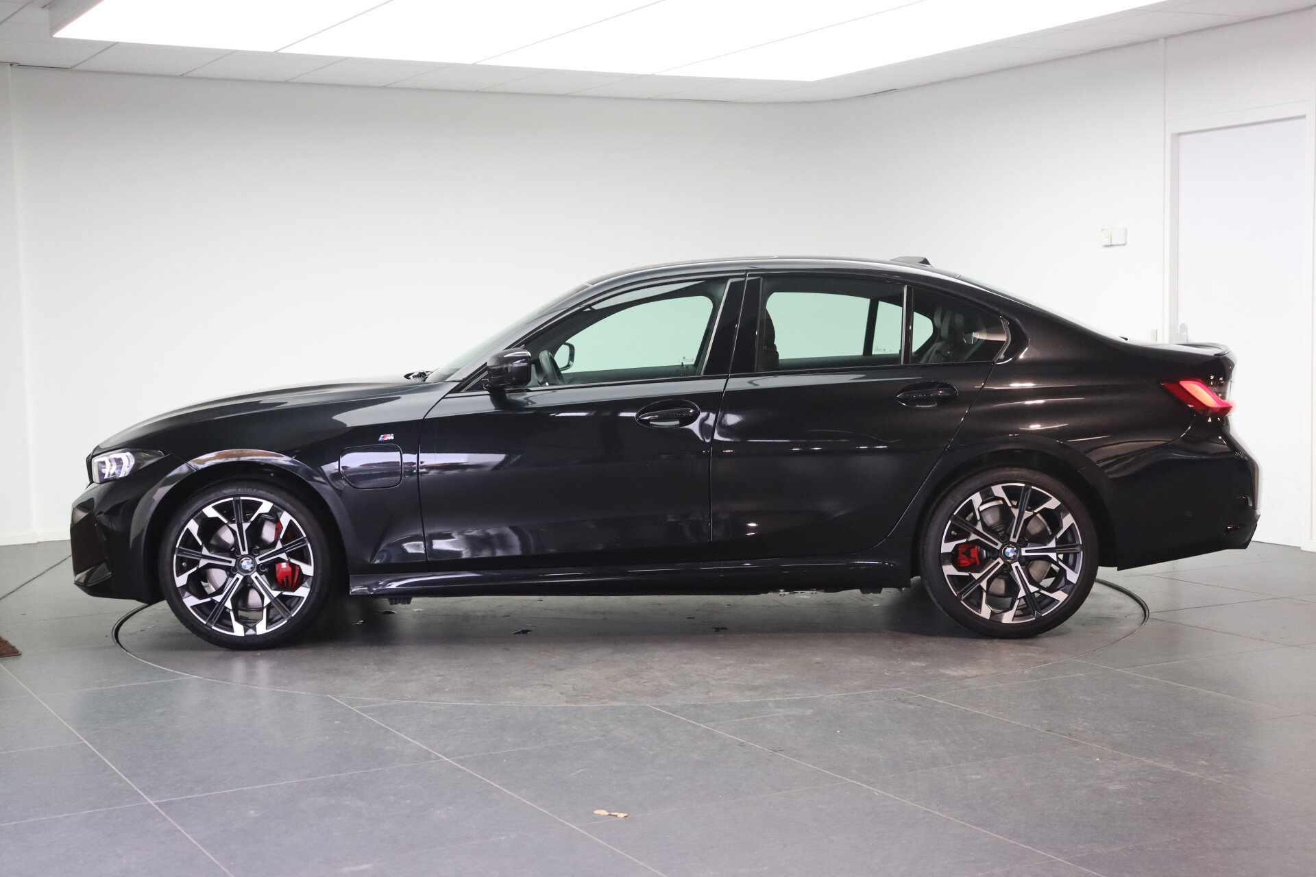 BMW 3 Serie 330e High Executive M Sport Automaat - Afbeelding 2