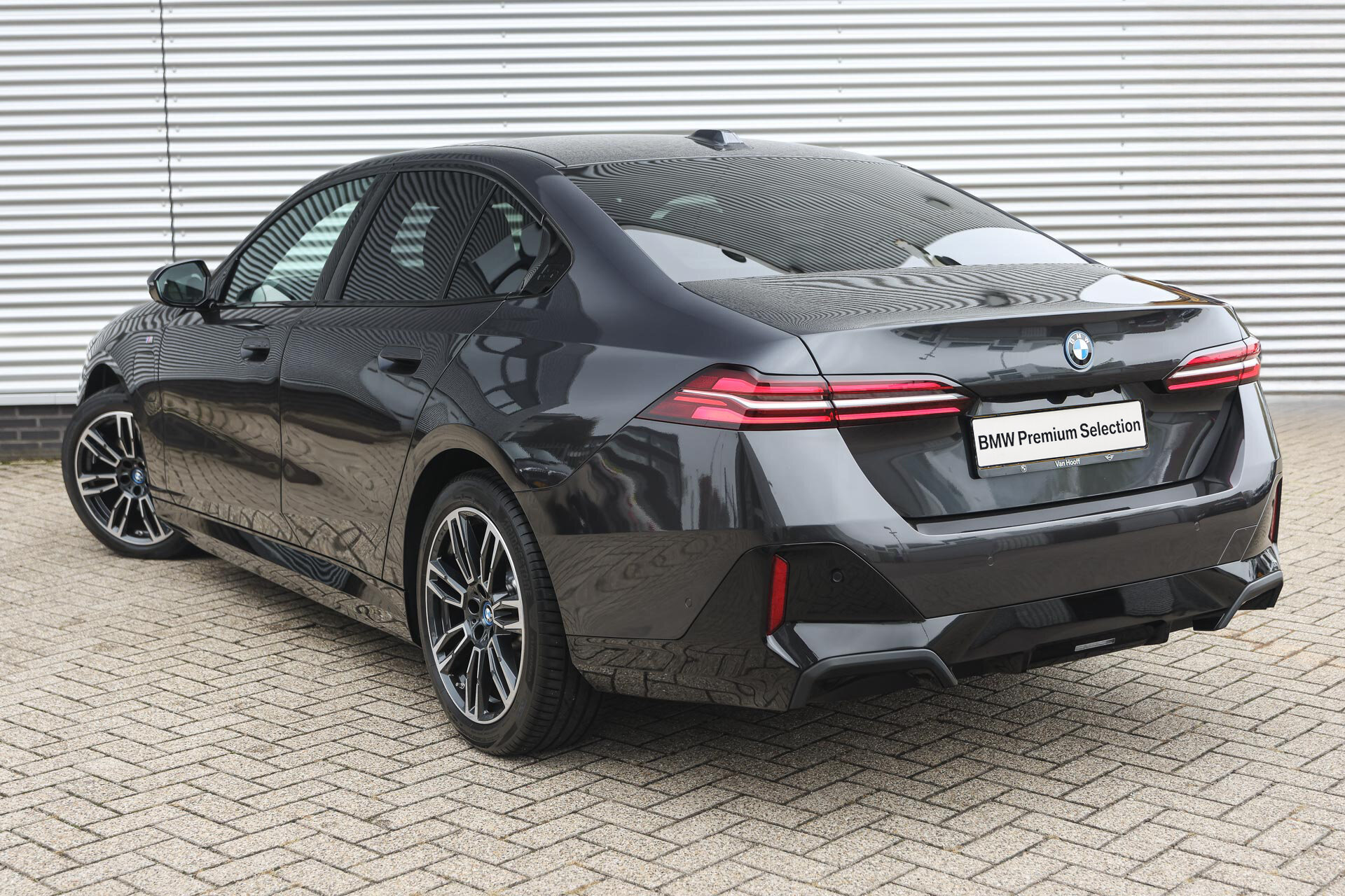 BMW 5 Serie 550e xDrive M Sport Automaat - Afbeelding 2