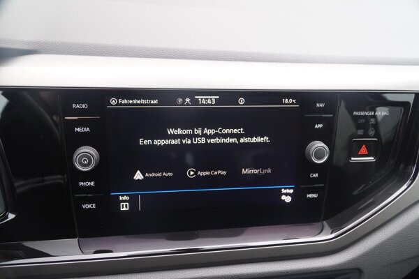 Apple Carplay/Android Auto