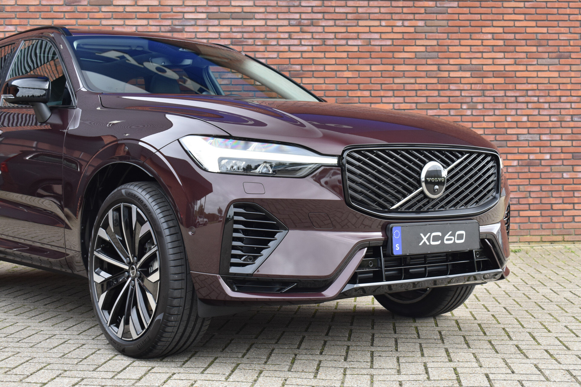 Volvo XC60 T6 350PK Plug-in hybrid AWD Ultra Dark - Afbeelding 2
