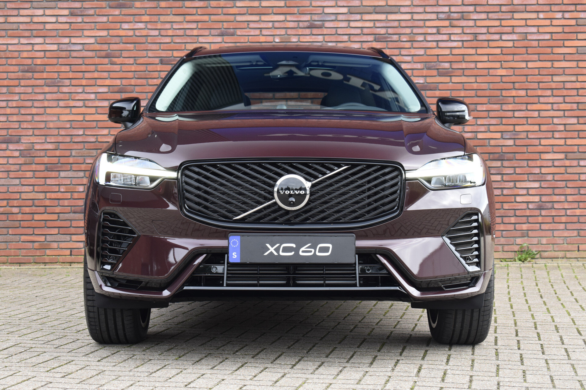 Volvo XC60 T6 350PK Plug-in hybrid AWD Ultra Dark - Afbeelding 3