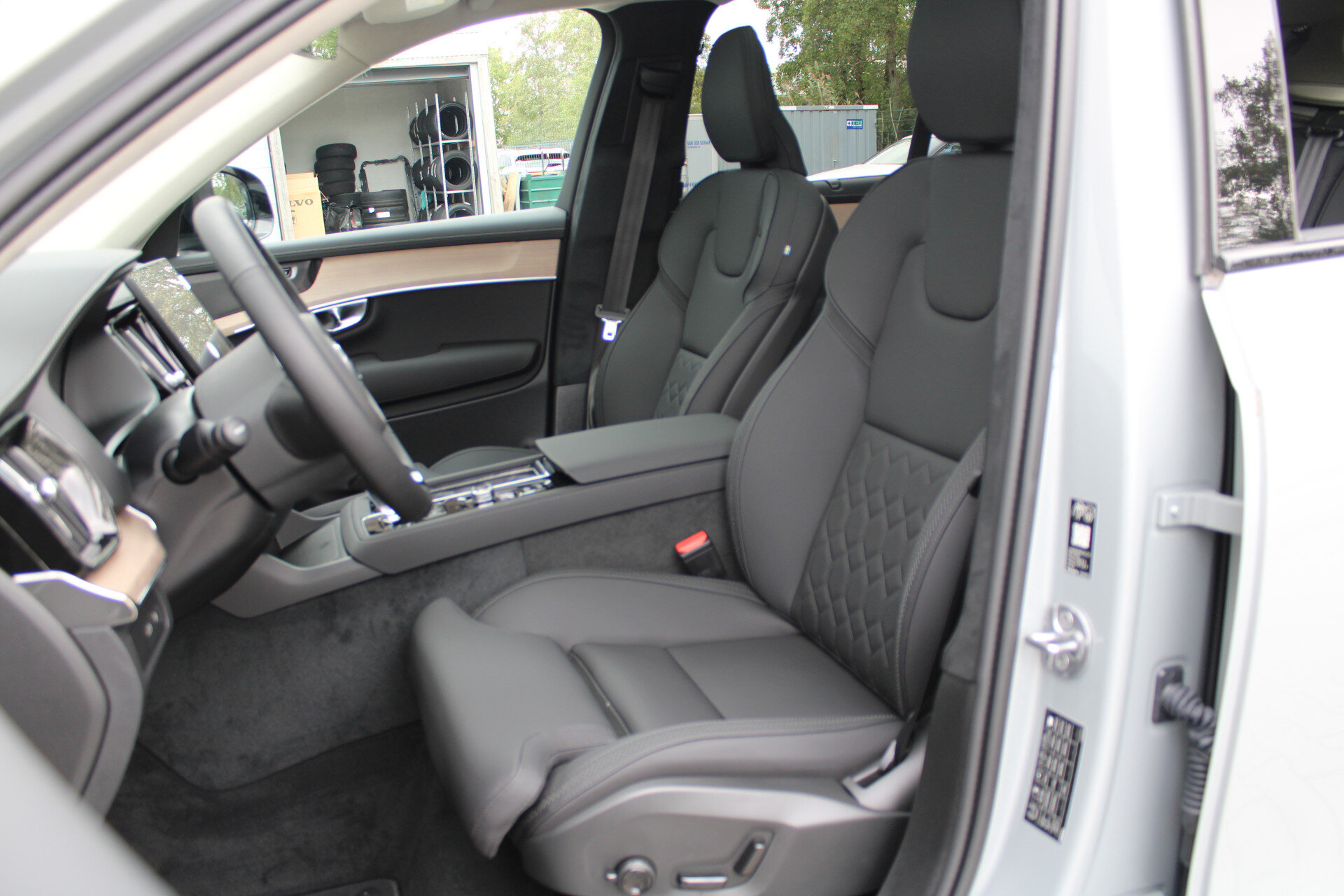 Volvo XC90 T8 Plug-in hybrid AWD Ultra Dark - Afbeelding 4