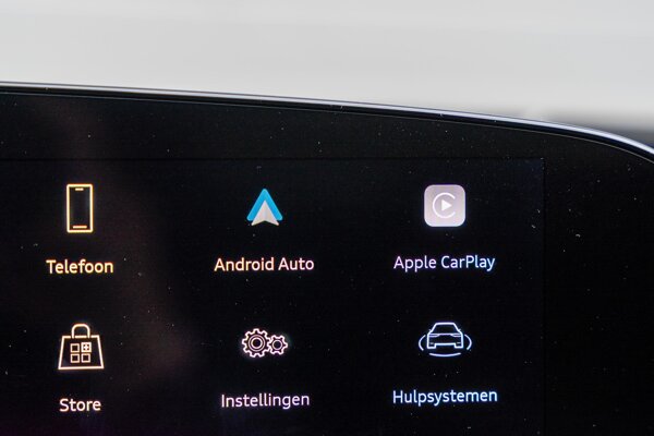 Apple Carplay/Android Auto Apple Carplay/Android Auto