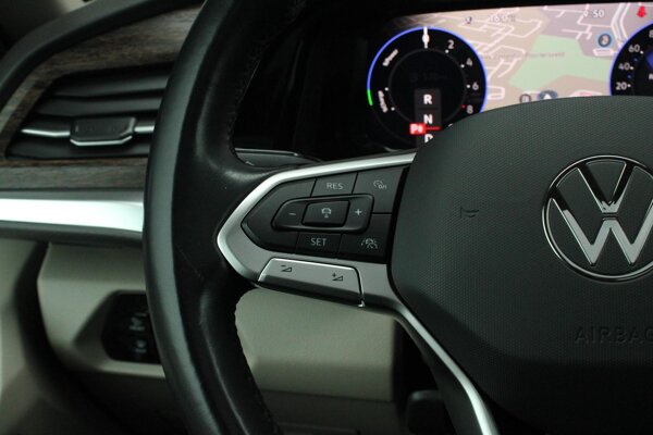 Adaptive cruise control "Stop &amp; go" met limiter en Car2X technology
