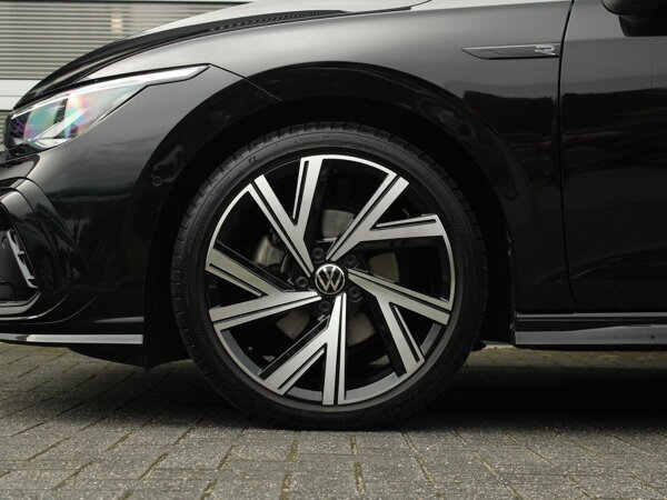 Lichtmetalen velgen 18 inch "Bergamo" Lichtmetalen velgen 18 inch "Bergamo"