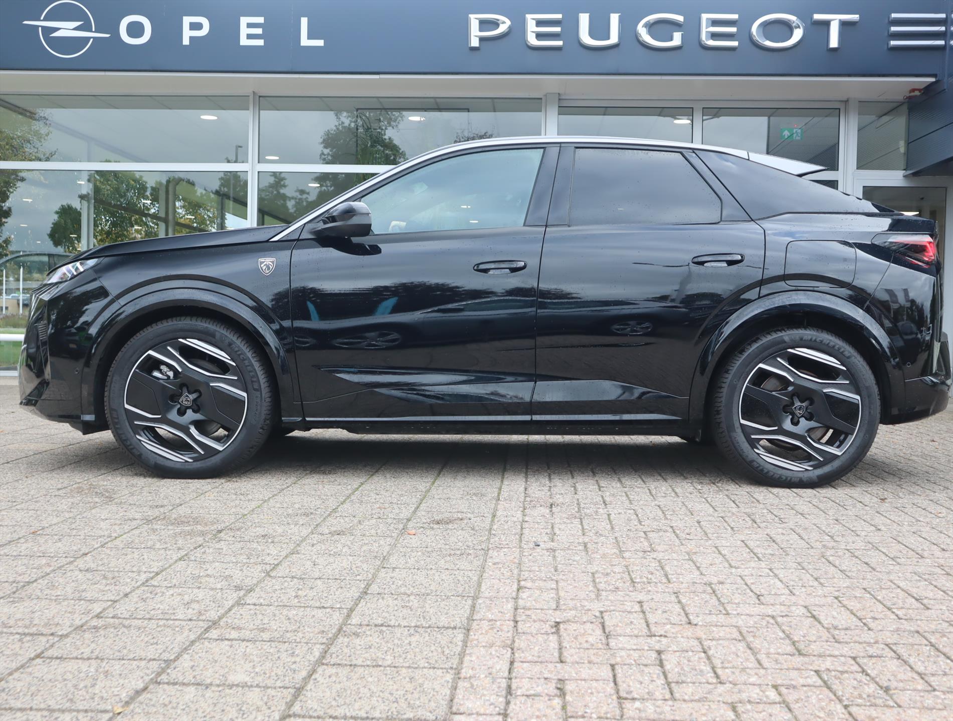 Peugeot 3008 *Auto van de Week!* GT EV 73 kWh 210PK Automaat, Rijklaarprijs, Alcantara bekleding Camera Stoel- en stuurverwarming - Afbeelding 3