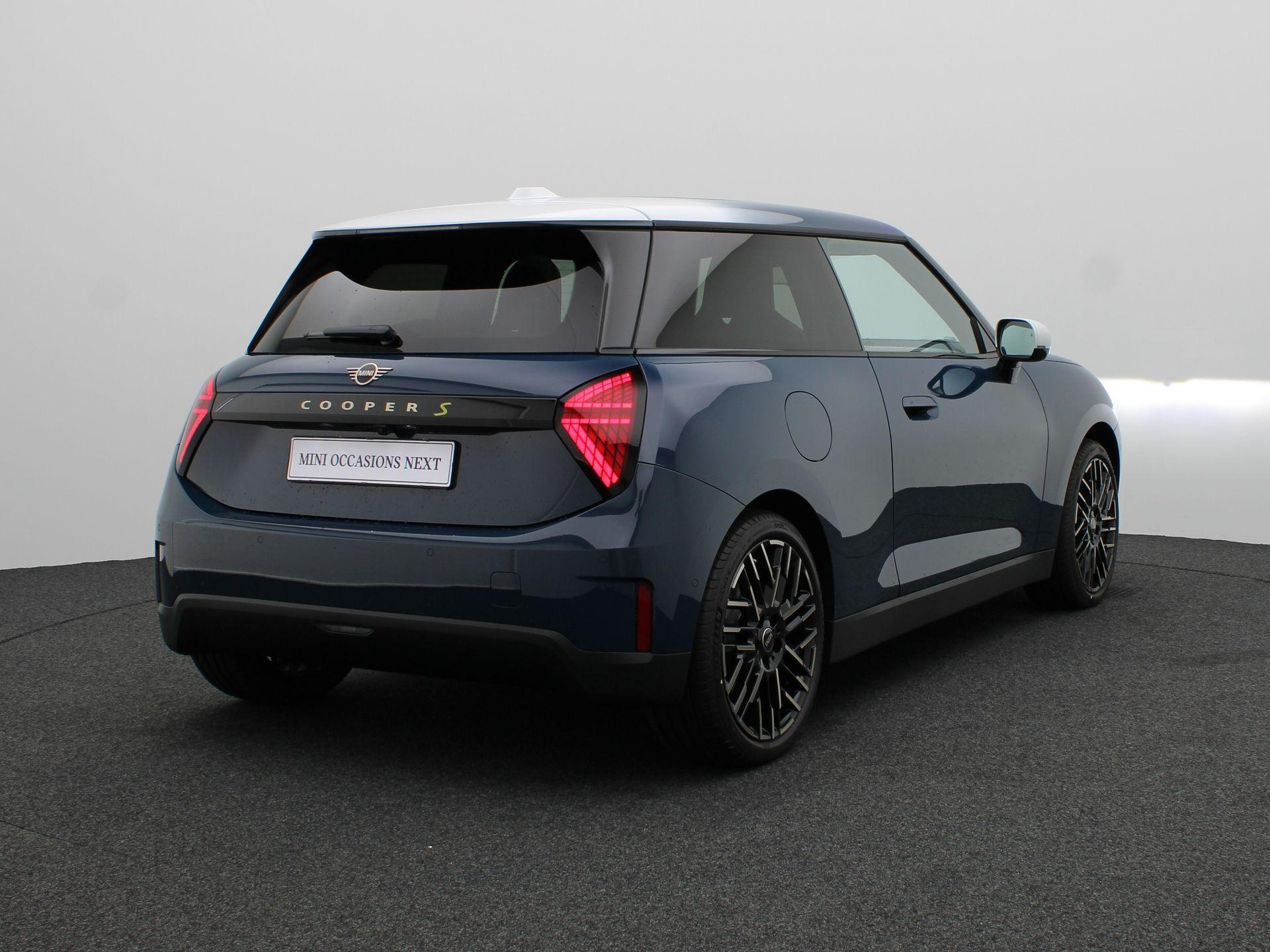 MINI Electric Mini Cooper SE Favoured M 54.2 kWh - Afbeelding 2