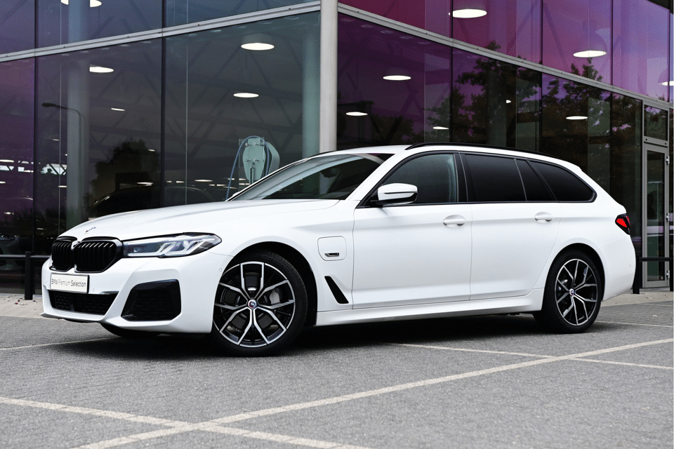 BMW 5 Serie Touring 530e High Executive M Sport Automaat - Afbeelding 1