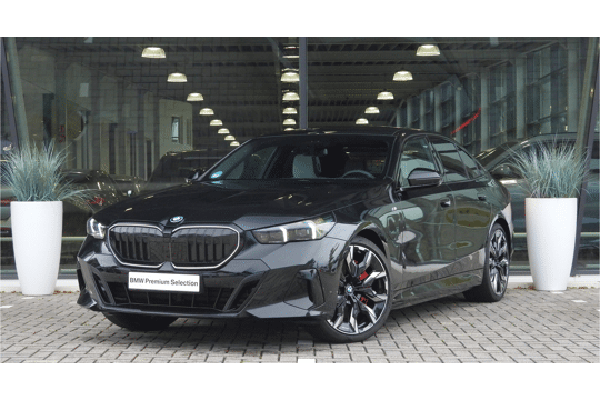 BMW 5 Serie 550e xDrive M Sport Automaat