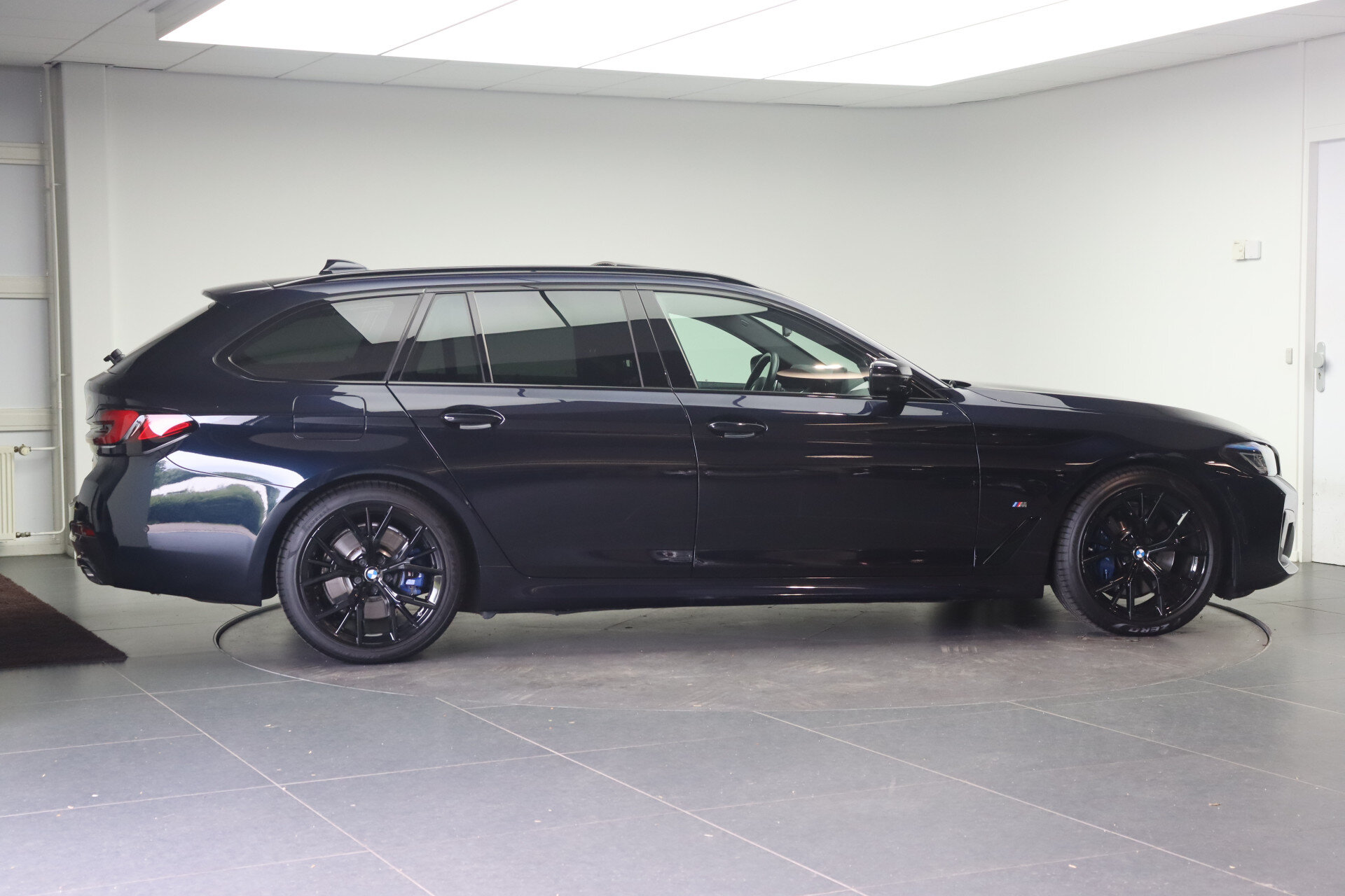 BMW 5 Serie Touring 530i High Executive M Sport Automaat - Afbeelding 4