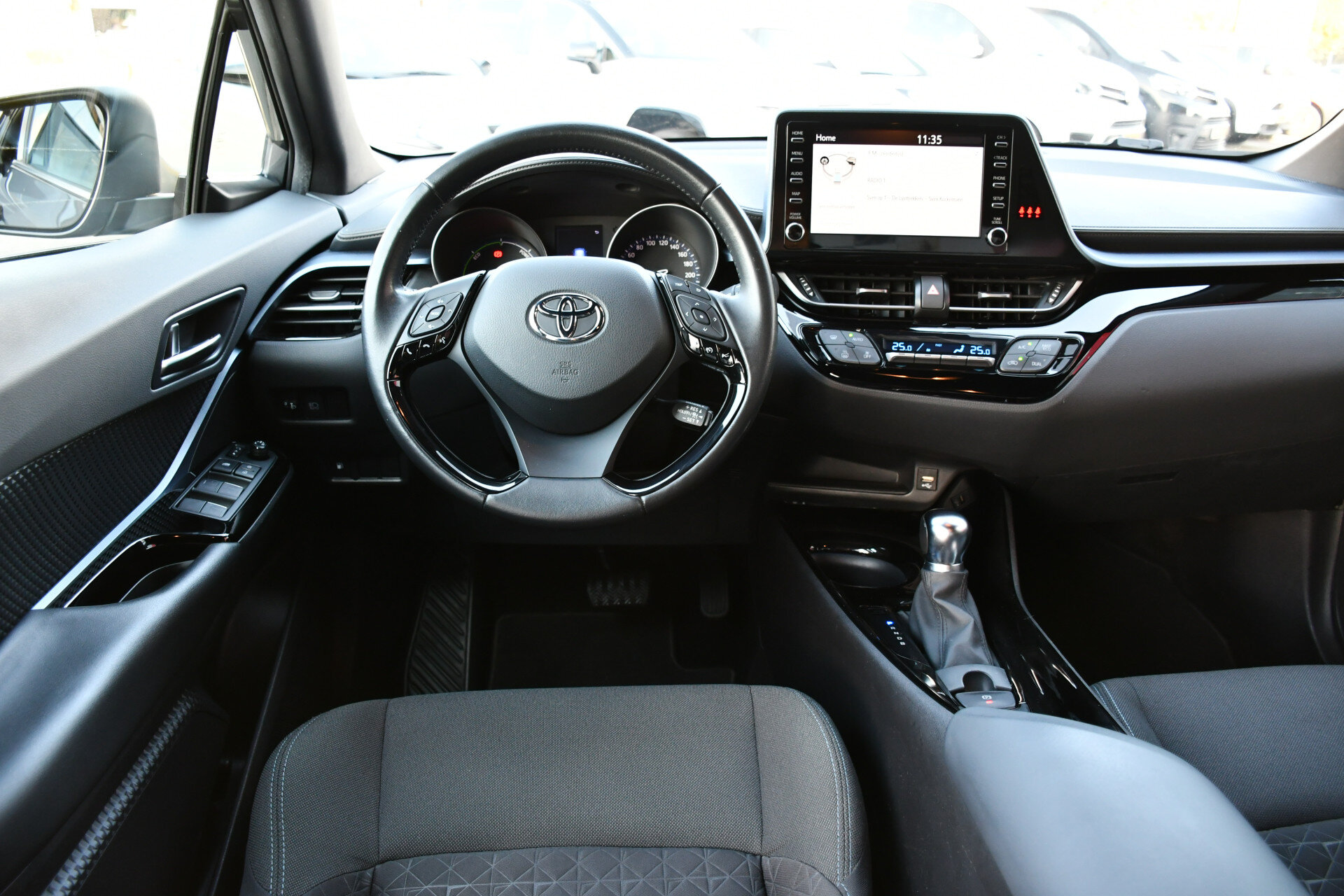 Toyota C-HR 1.8 Hybrid Business Plus Limited Automaat 122pk - Afbeelding 2