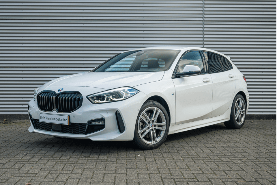 BMW 1 Serie 118i Executive M Sport Automaat - Afbeelding 1