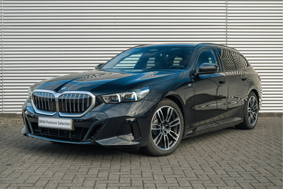 BMW 5 Serie Touring 530e M Sport Automaat - Afbeelding 1