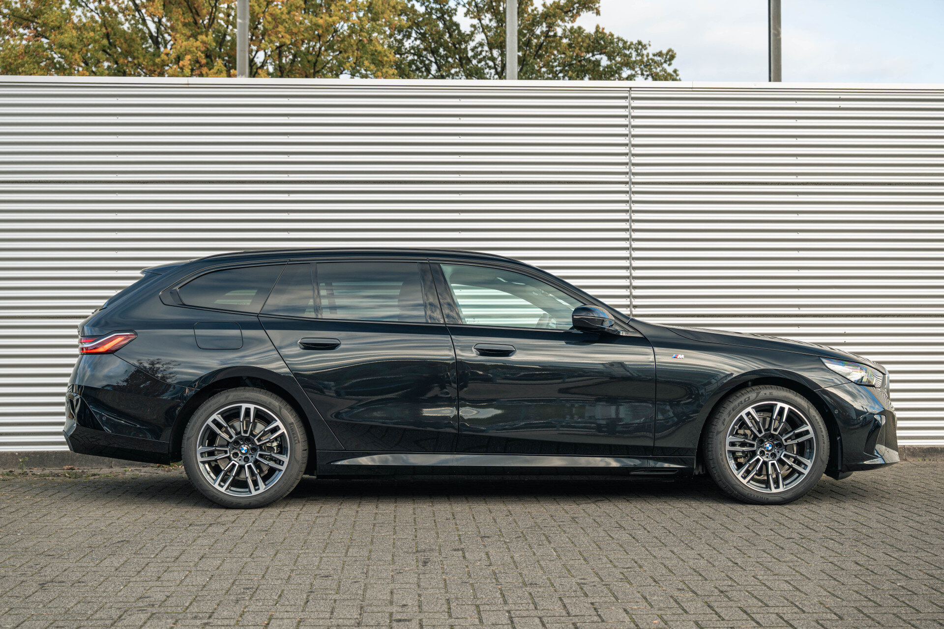 BMW 5 Serie Touring 530e M Sport Automaat - Afbeelding 3