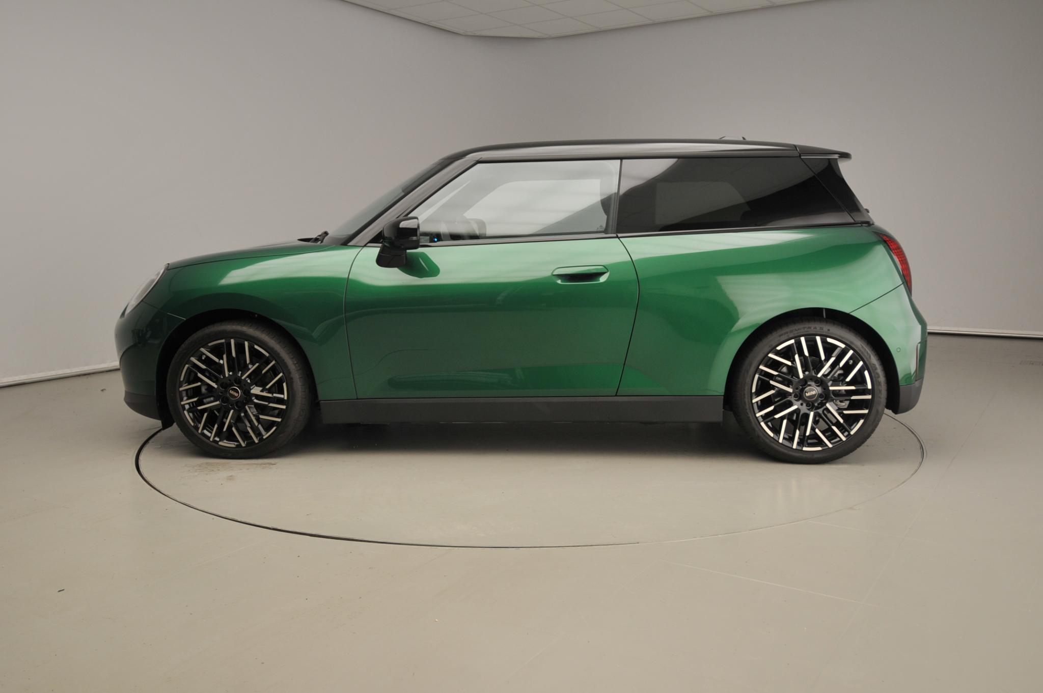 MINI 3-Deurs Cooper E Favoured M 40.7 kWh - Afbeelding 3
