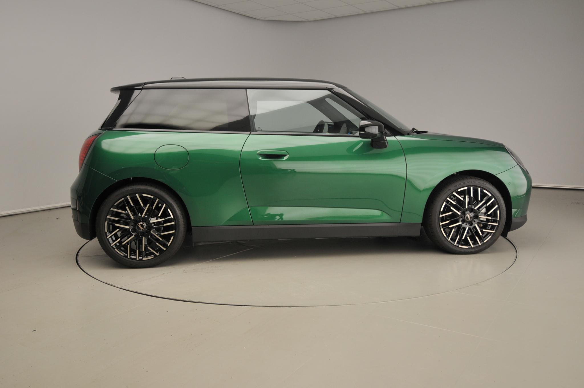 MINI 3-Deurs Cooper E Favoured M 40.7 kWh - Afbeelding 4