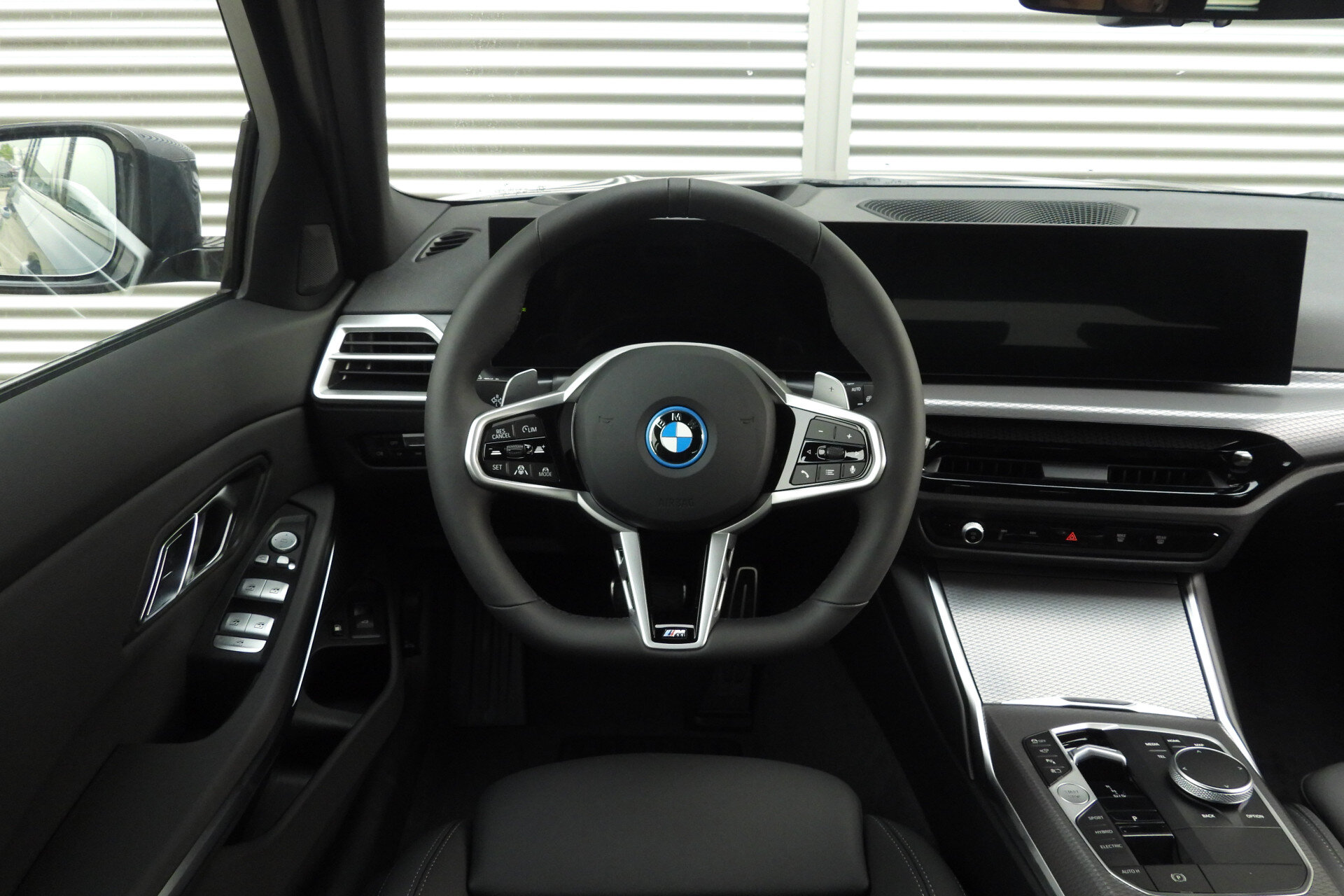 BMW 3 Serie Touring 330e High Executive M Sport Automaat - Afbeelding 2