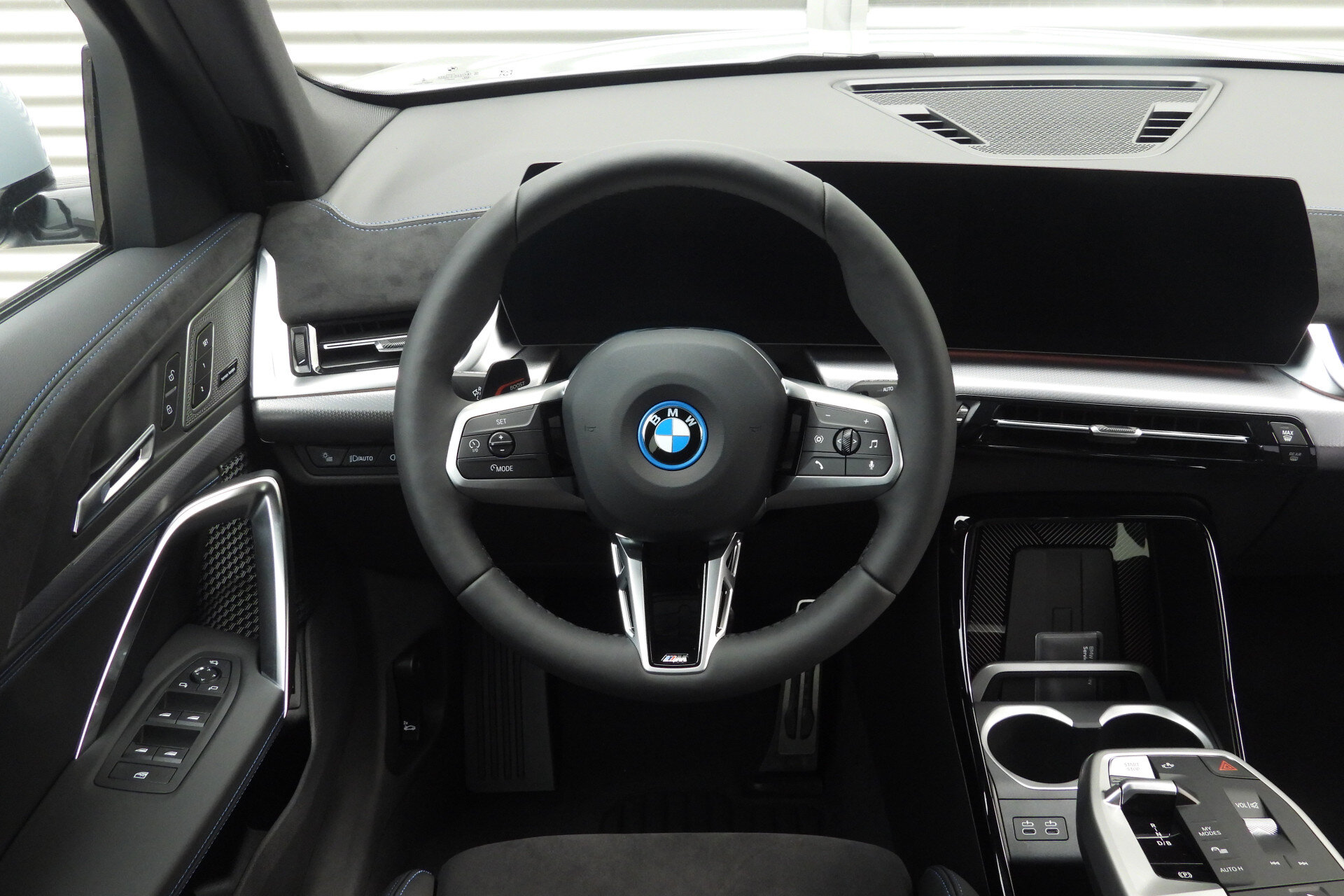 BMW iX2 eDrive20 M Sport - Afbeelding 2