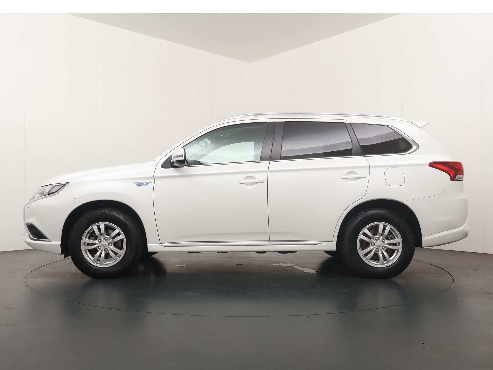 Mitsubishi Outlander 2.4 PHEV Pure - Afbeelding 3