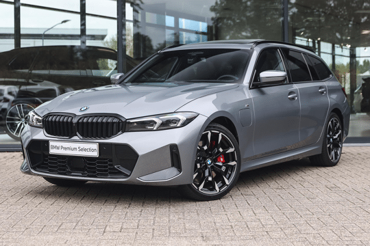 BMW 3 Serie Touring 330e High Executive M Sport Automaat