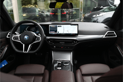 BMW 3 Serie Touring 330e xDrive M Sport Automaat - Afbeelding 4