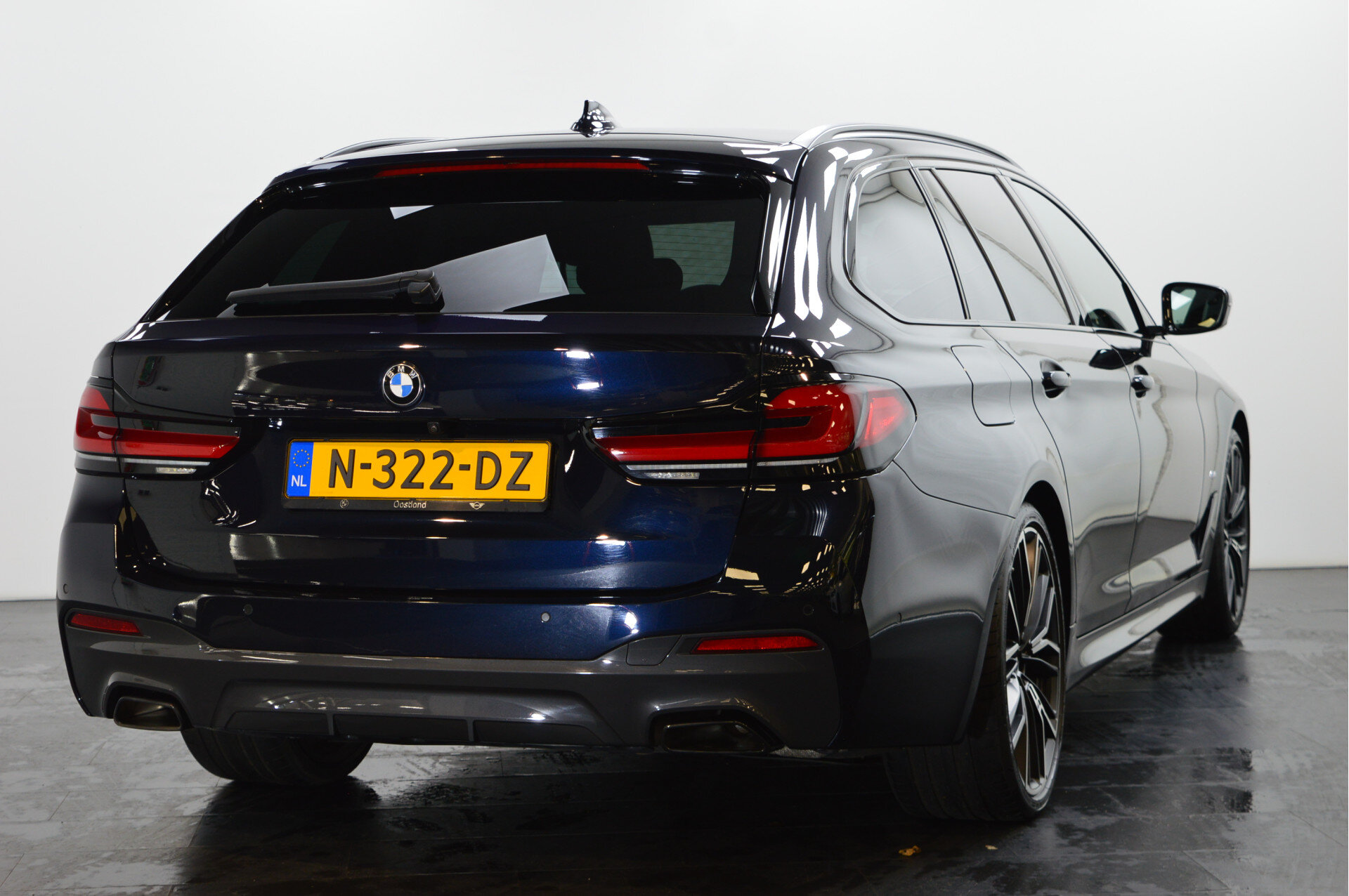 BMW 5 Serie Touring 540i xDrive High Executive M Sport Automaat - Afbeelding 3