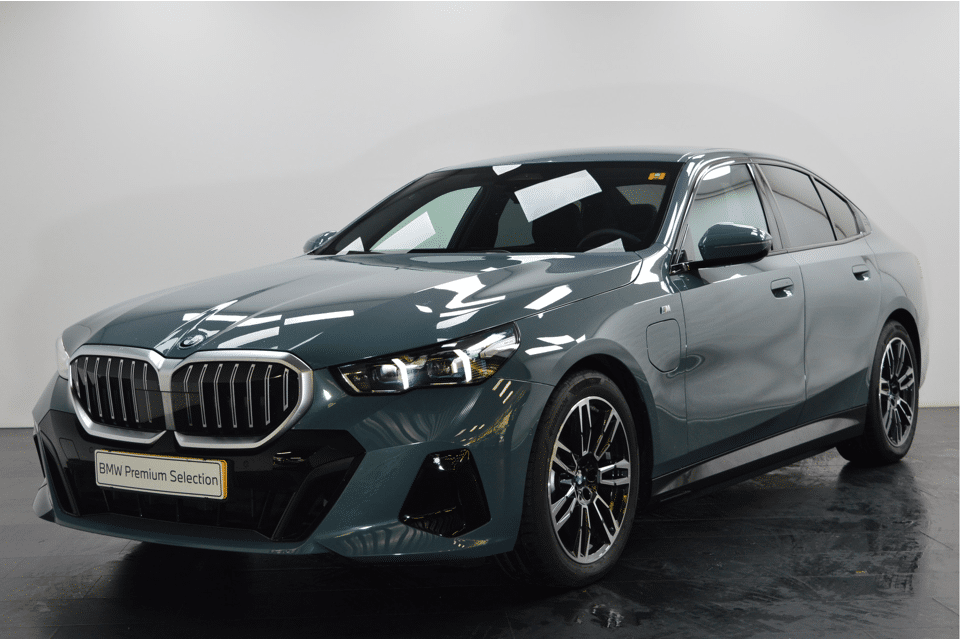 BMW 5 Serie 530e M Sport Automaat - Afbeelding 1